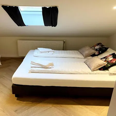 In Ubachsberg With Scenic Hills בית נופש