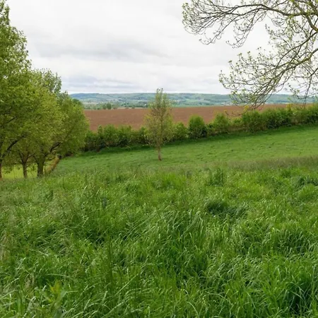 In Ubachsberg With Scenic Hills בית נופש