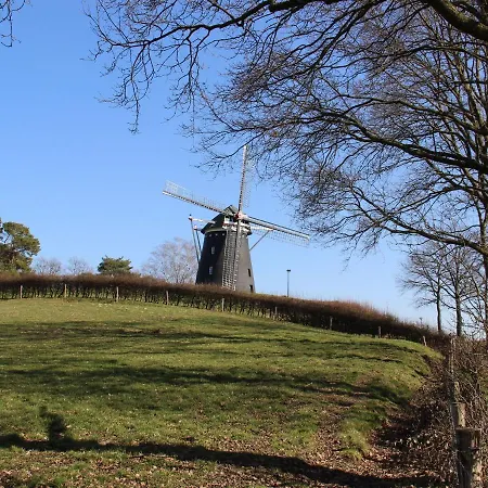 Semesterbostad In Ubachsberg With Scenic Hills Voerendaal