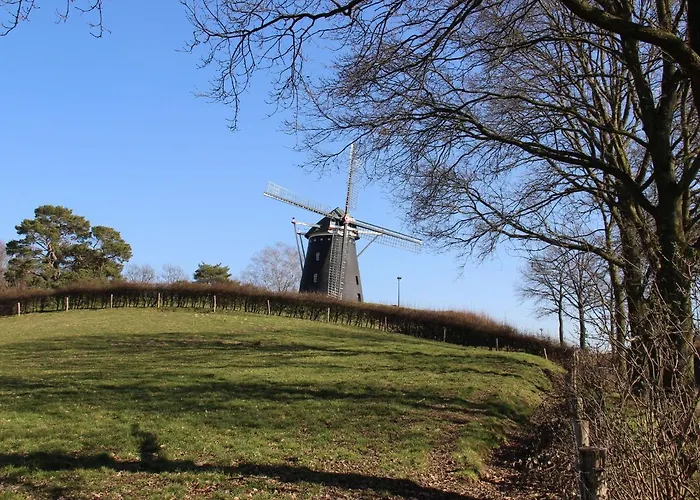 Holiday home In Ubachsberg With Scenic Hills Voerendaal